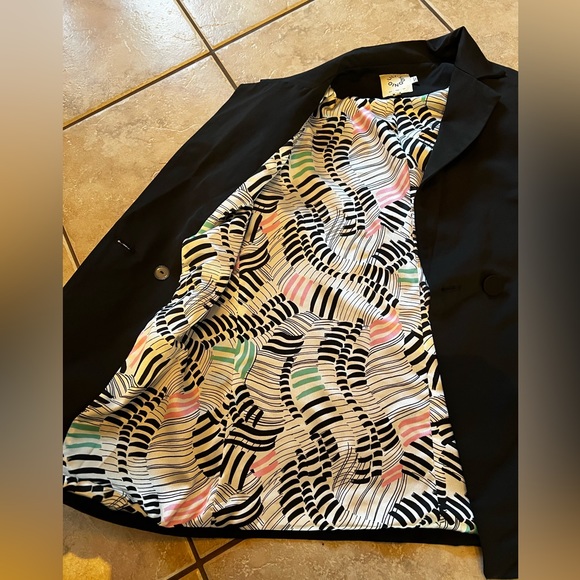 Blazer - Picture 6 of 7